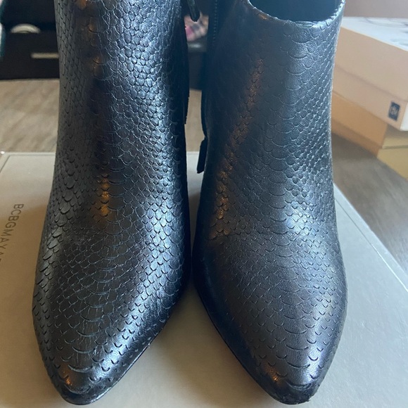 BCBG Max Azria Vadans Bootie Women - Picture 2 of 8